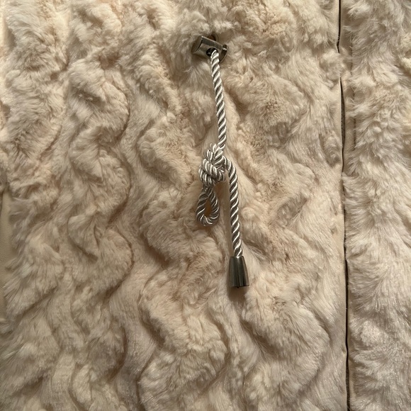 Cato women's size medium vest - Picture 2 of 9